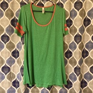 LulaRoe Perfect Tee. Good condition.